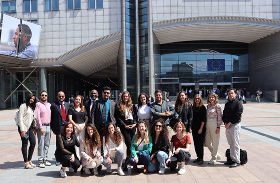 Visita de los alumnos del Máster en Relaciones Internacionales y Migraciones a la sede del Parlamento Europeo en Bruselas y a la Universidad de Gante.