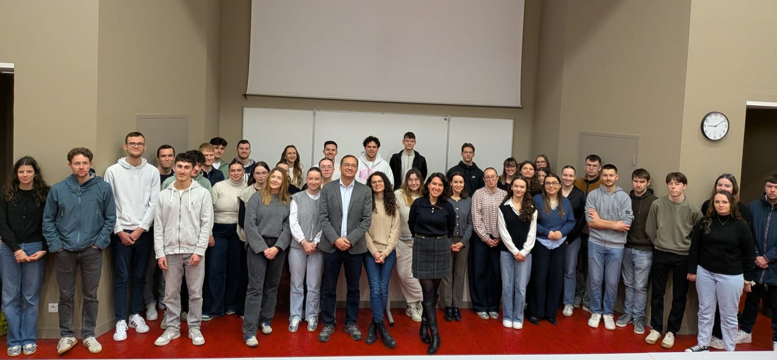 Participación del Dr. Miguel Acosta Sánchez y la Dra. Lorena Calvo Mariscal en el curso “Opening ...